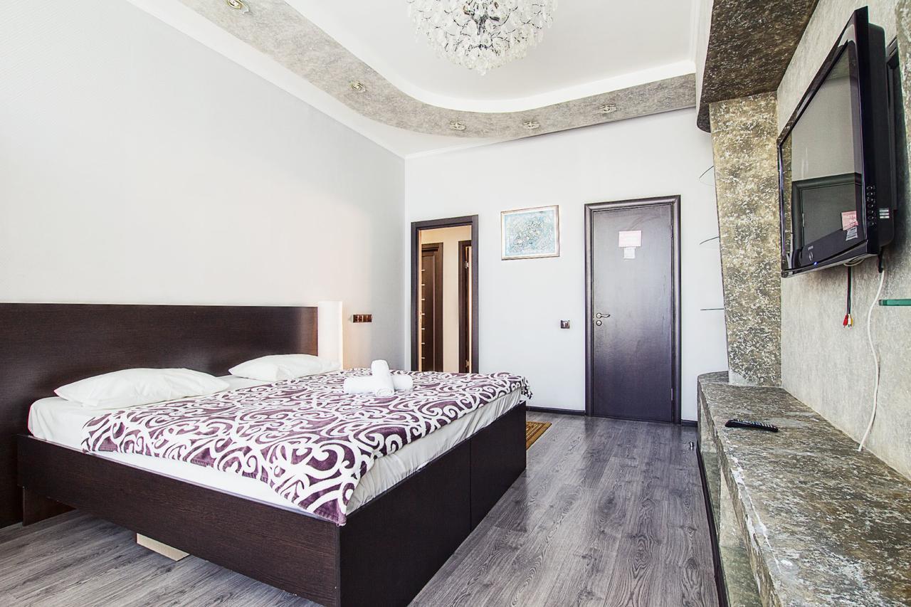 Mini Hotel Bereket Dip 아스타나 외부 사진